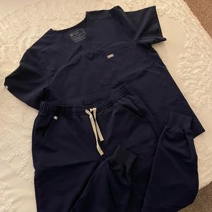 Men’s Figs Navy Jogger Scrub Set